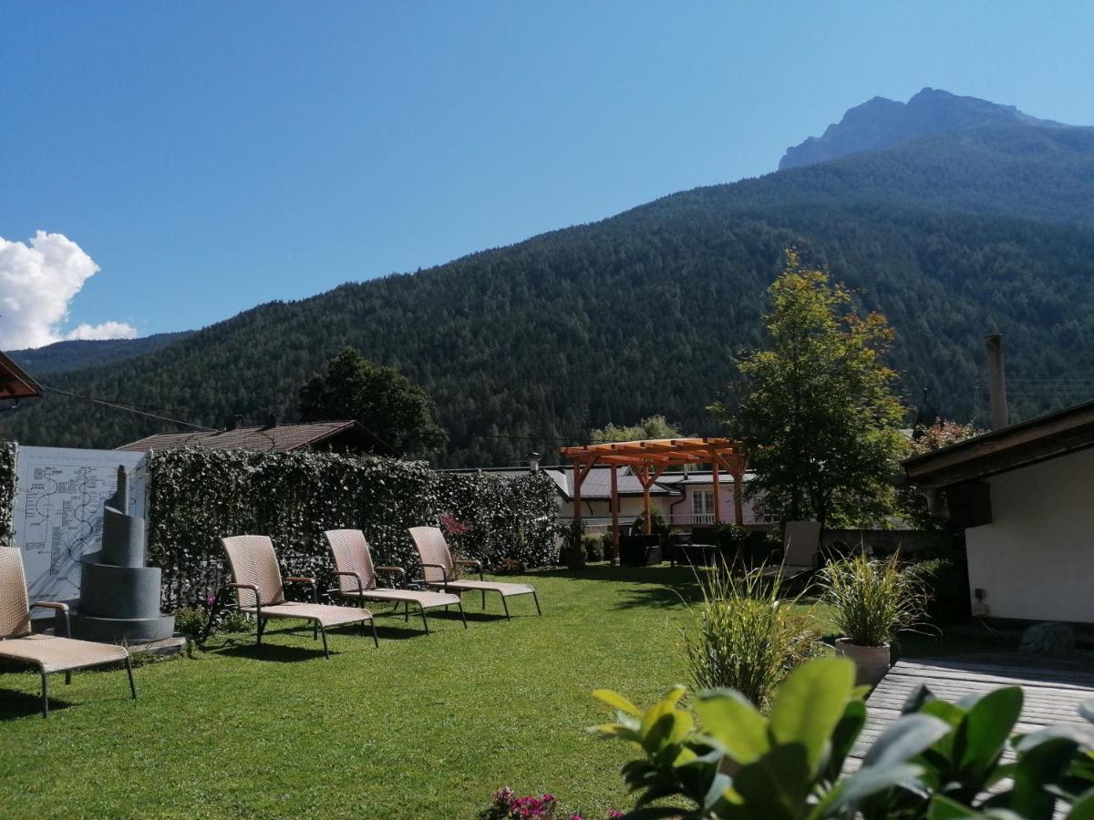Adler Hotel-Pension Fulpmes Exterior foto