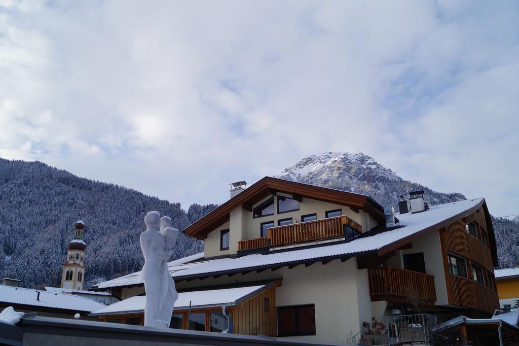Adler Hotel-Pension Fulpmes Exterior foto